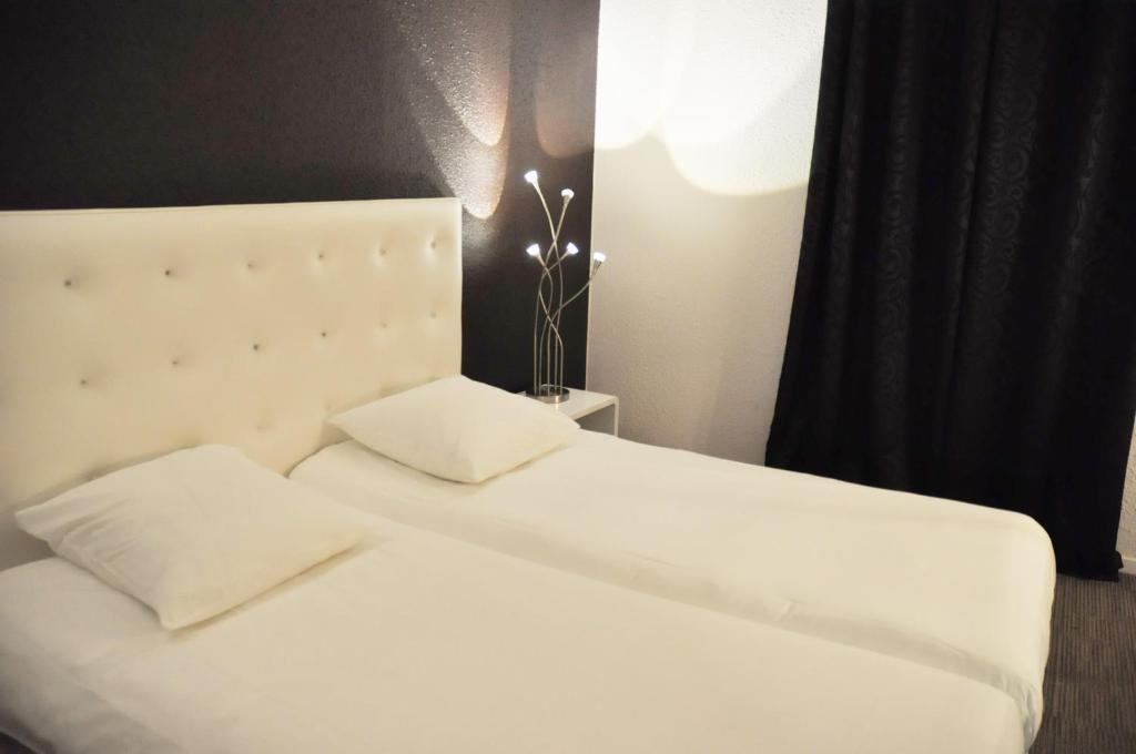 Enzo Hotels Diane - Logis Amneville Room photo