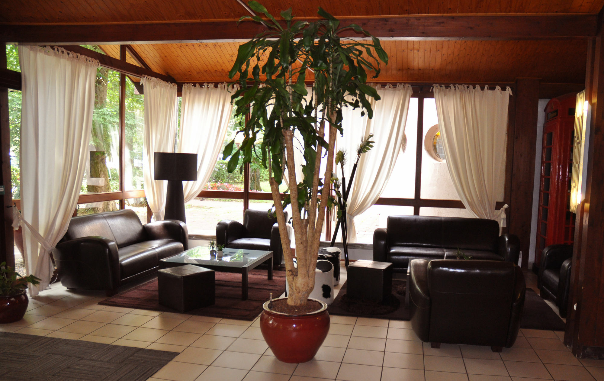 Enzo Hotels Diane - Logis Amneville Exterior photo