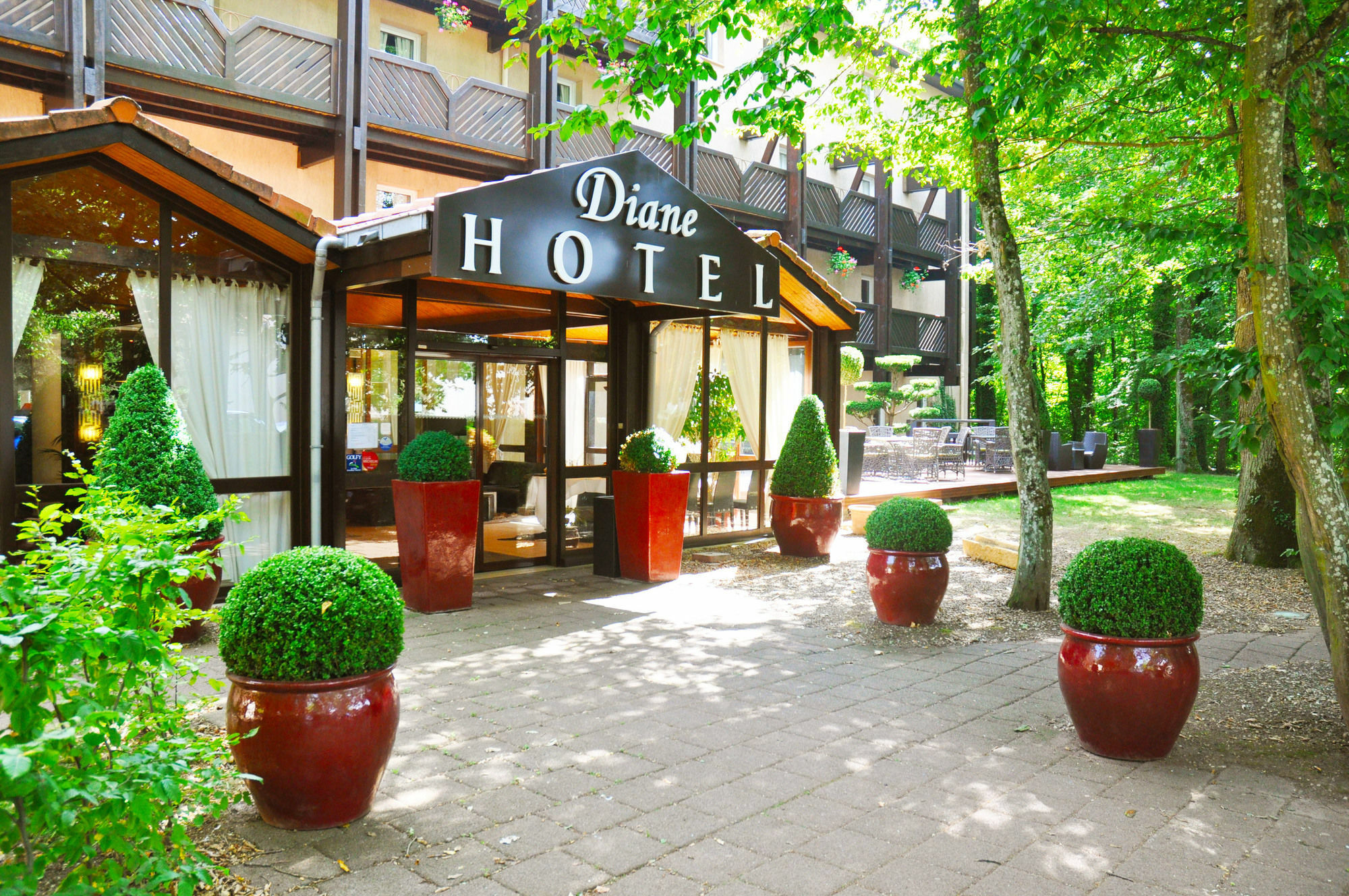 Enzo Hotels Diane - Logis Amneville Exterior photo